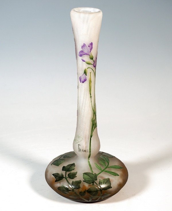 DAUM NANCY Solitary Vase “Julienne des Dames” Night Violets Decor France 1910