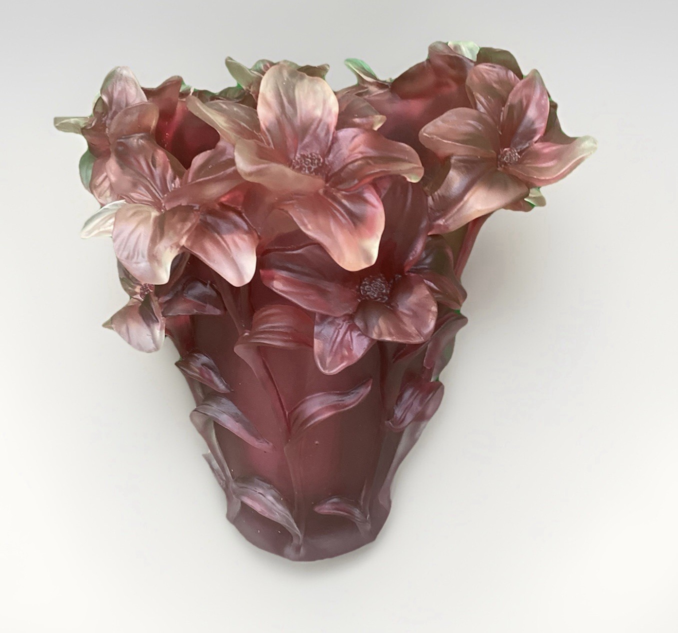 Nancy Daum Style Iris Crystal Vase Red Ombré H8” Maker Unknown