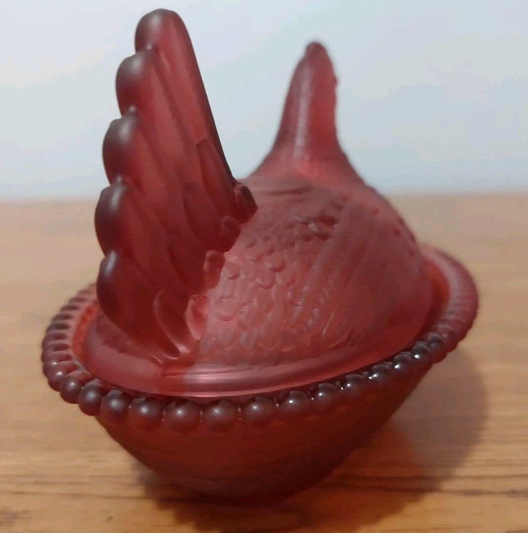 Red Cranberry Color Frosted Hen On Nest Glass Candy Dish 3 1/2 T x4 3/4 L NEW