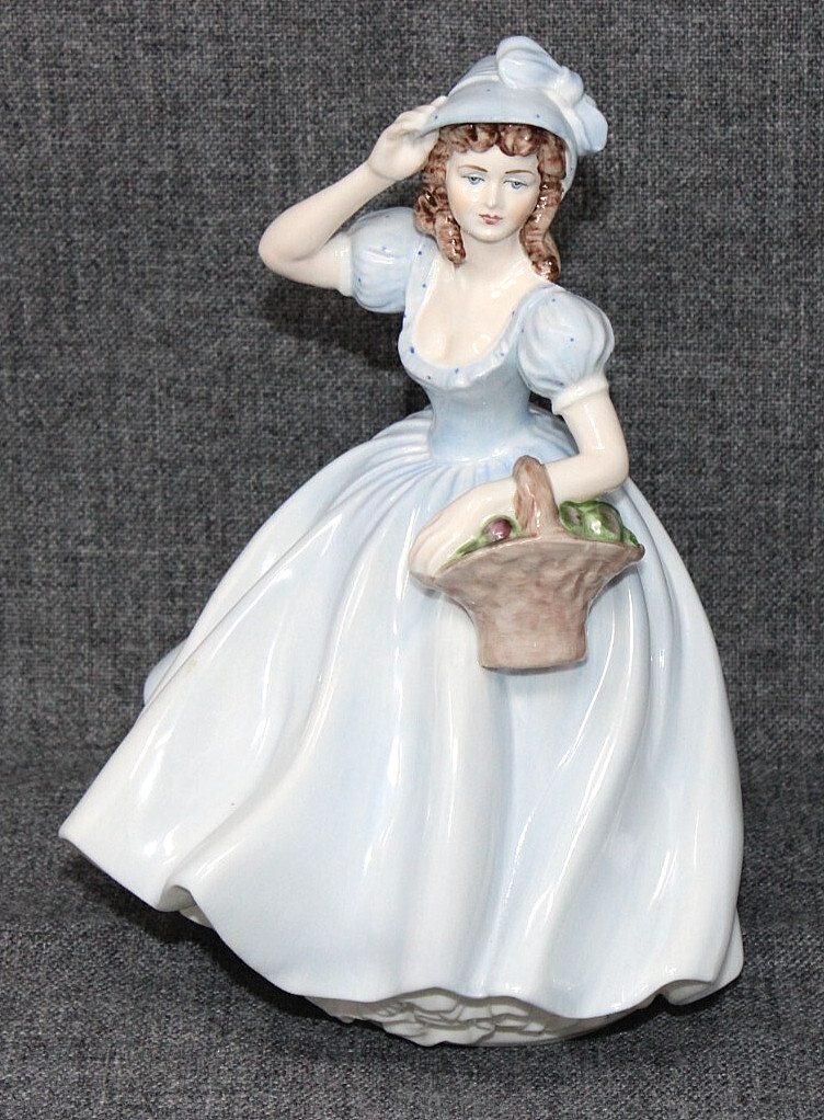COALPORT ENGLAND Handpainted Bone China Ladies of Fashion “Christina”, 8″ EPOC