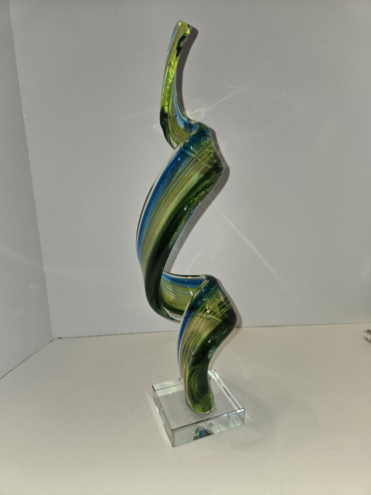 Art Glass 14.5 inch Spiral Pillar Sculpture Blue Swirl MCM Ram Horn Design Deco
