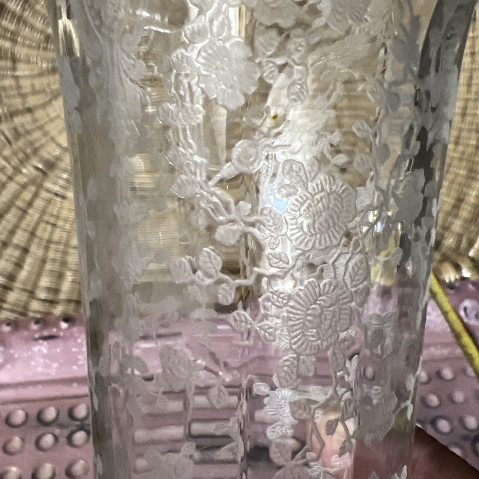 CAMBRIDGE GLASS ROSE POINT CRYSTAL #1233 10″ KEYHOLE FOOTED BLOWN ETCHED VASE
