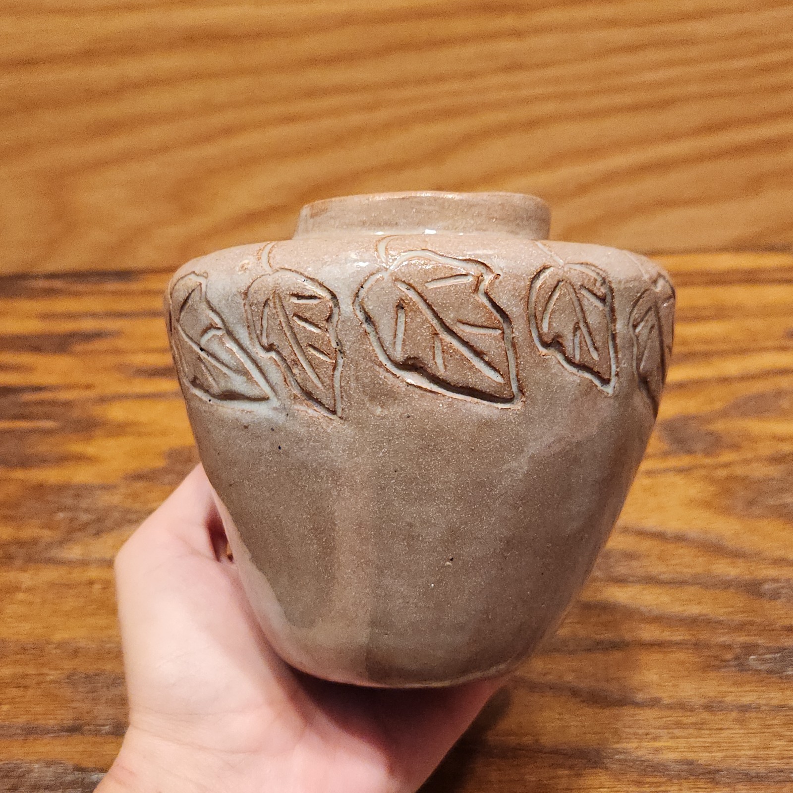 Vintage Pottery 4.5″ Vase Leaf Nature Leaves Brown Signed Planter Flower Pot