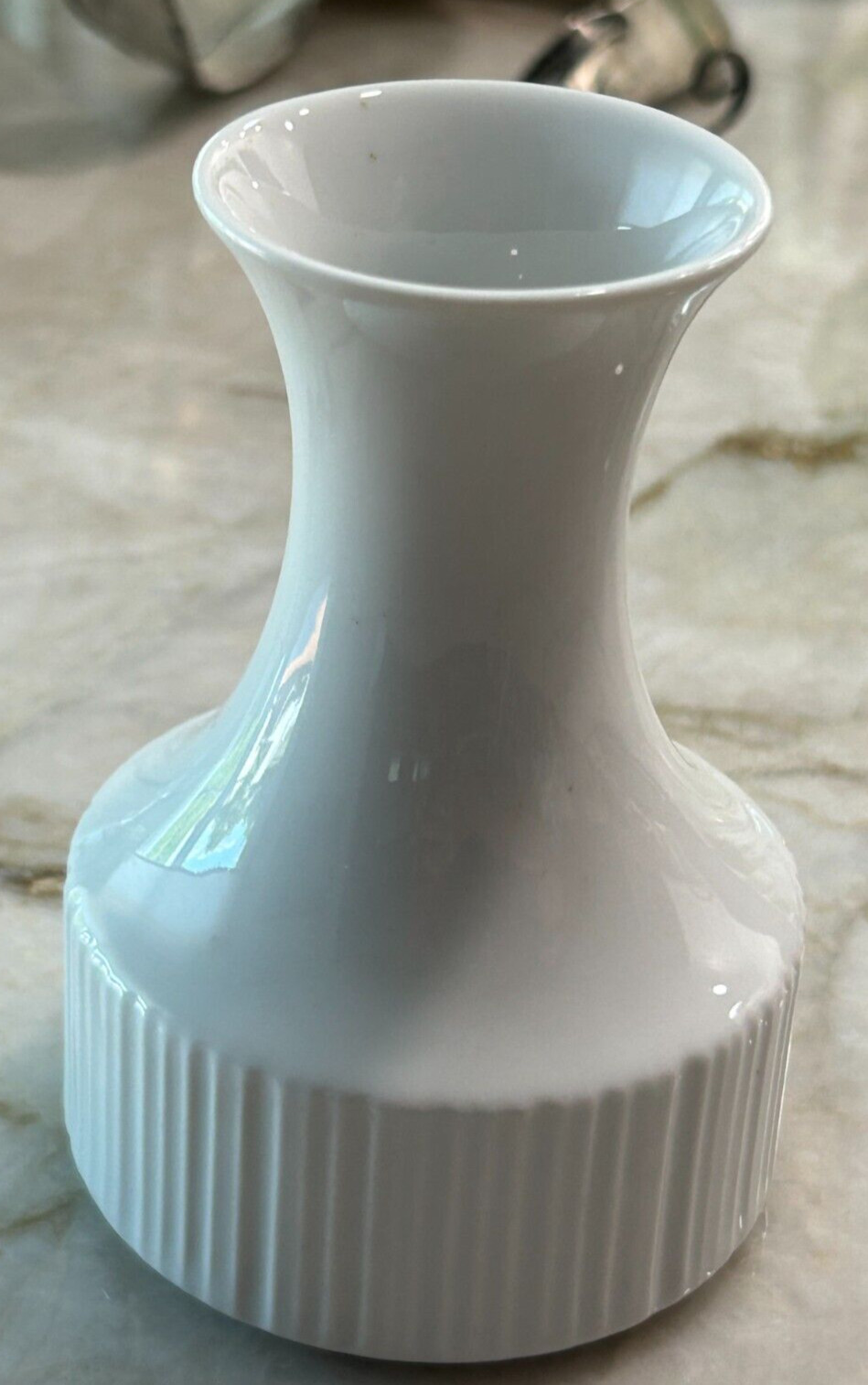 Rosenthal Germany Variation White Restaurant Vase 4-7/8″H: RETRO FABULOUS!