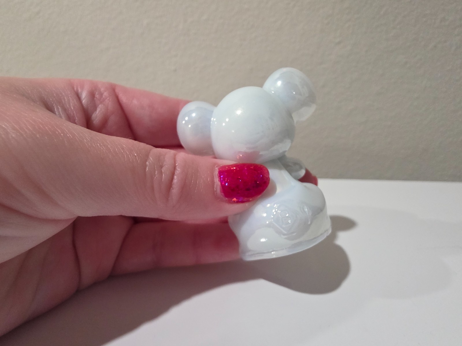 Boyd Art Glass ~ WILLIE THE MOUSE ~ in Milk White Carnival 3-27-95