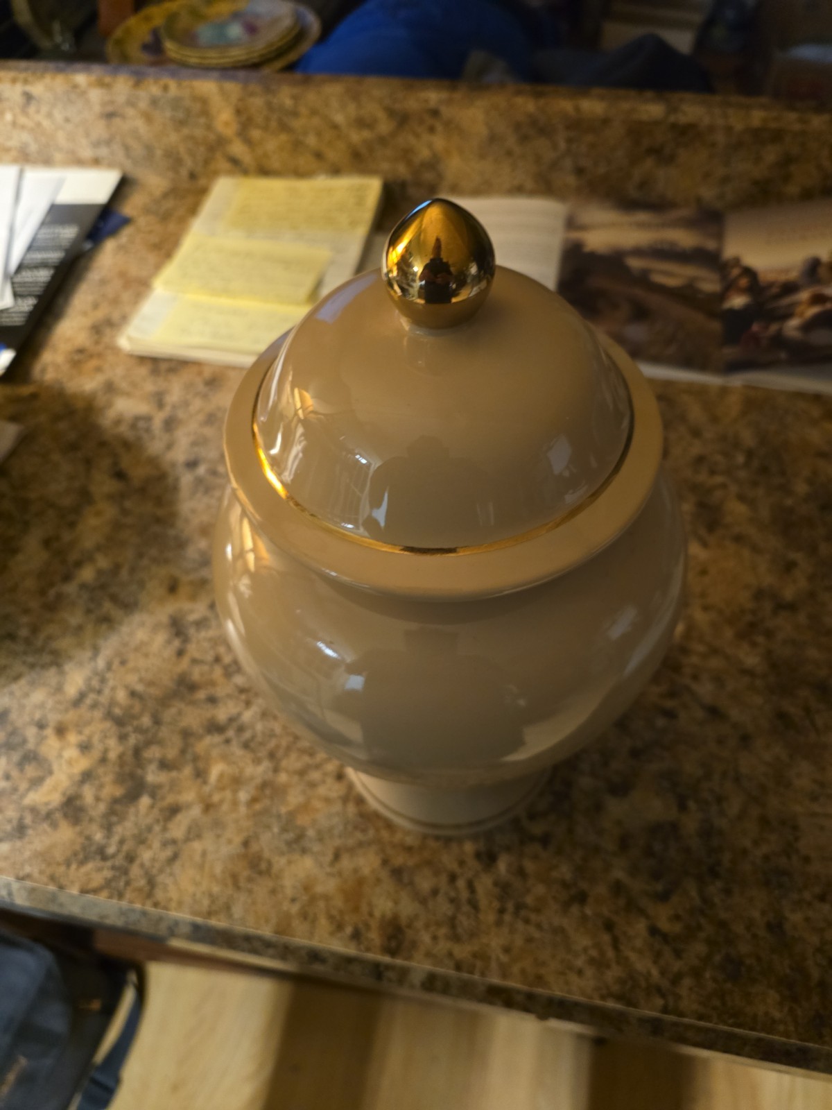 Haeger Etruscan Cream #4090 (USA) Ginger Jar/Urn W/Lid 22k Gold Accents 11 1/4″.