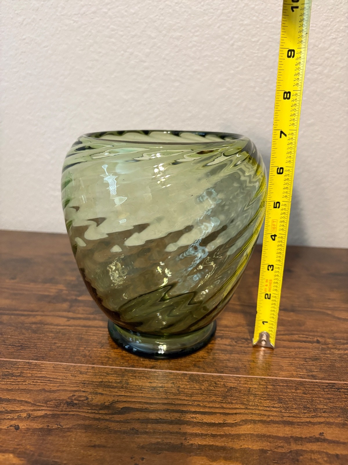 VTG STEUBEN Olive Green Optic Swirl Art Glass Vase #6031 MARKED 6.75″H