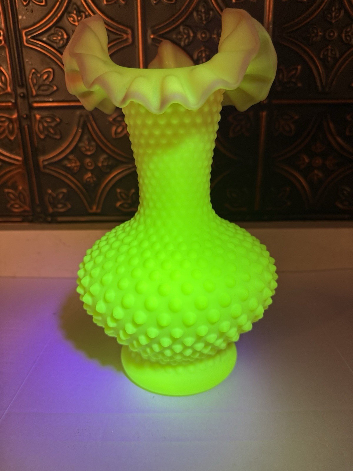 1950s Fenton Burmese Big John Hobnail 10 3/4″ Vase Glows under UV Hard to Find