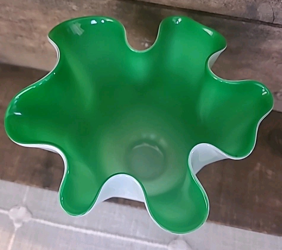 Gorgeous Designs China Ruffled Glass Vase – Green & White Cased Art Glass EUC
