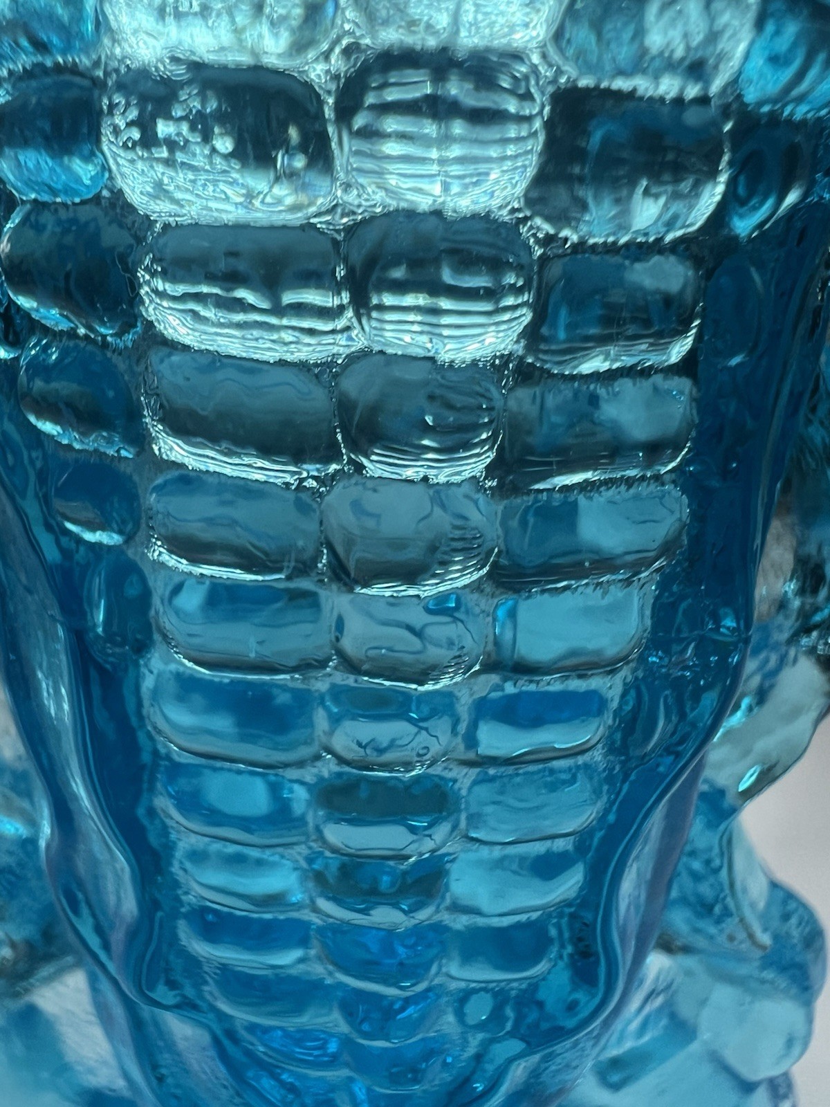 Vintage 1950s L.G. Wright Blue Opalescent Glass Corn 7-1/4” Footed Vase