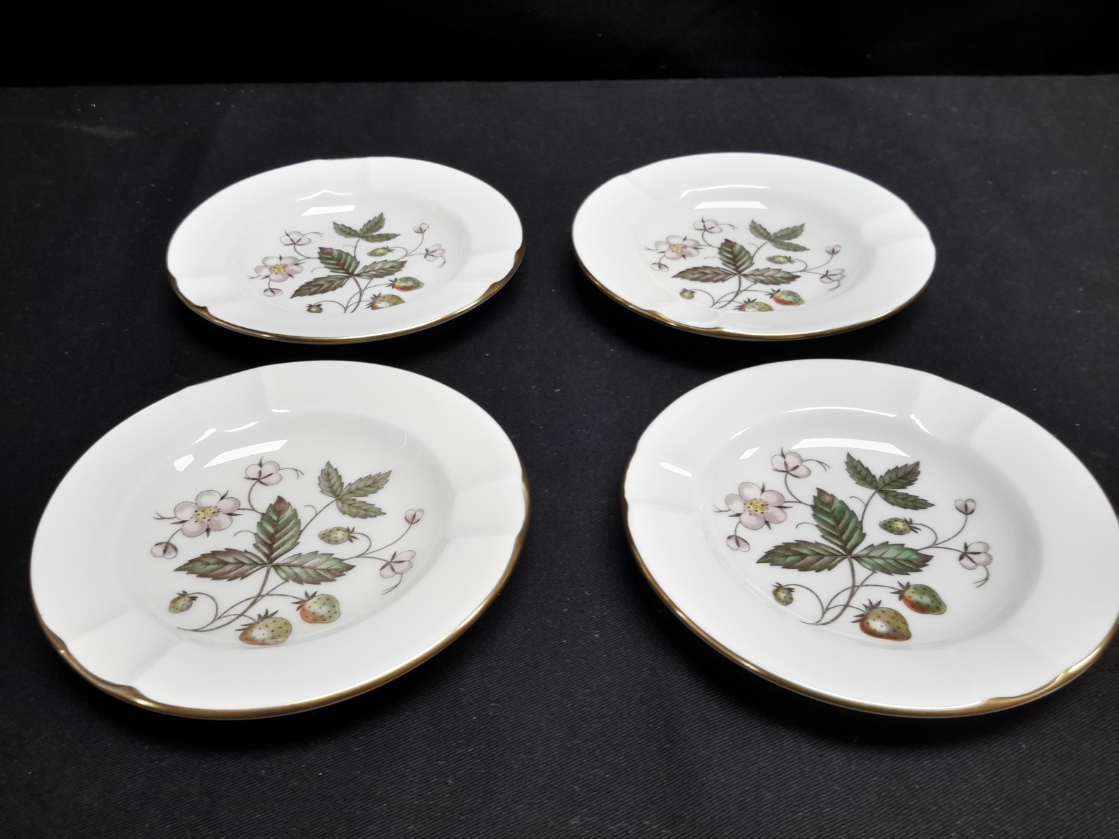 Wedgwood Strawberry Hill Set of 4 Ashtrays