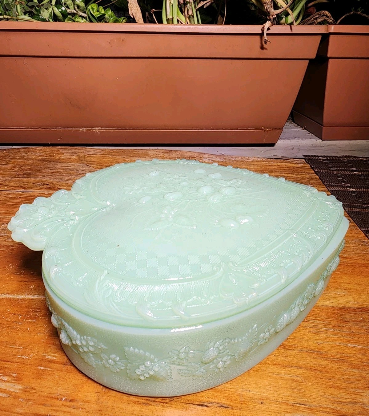 Jadeite Green Mosser Strawberry Heart Shaped Jewelry Trinket Candy Box New