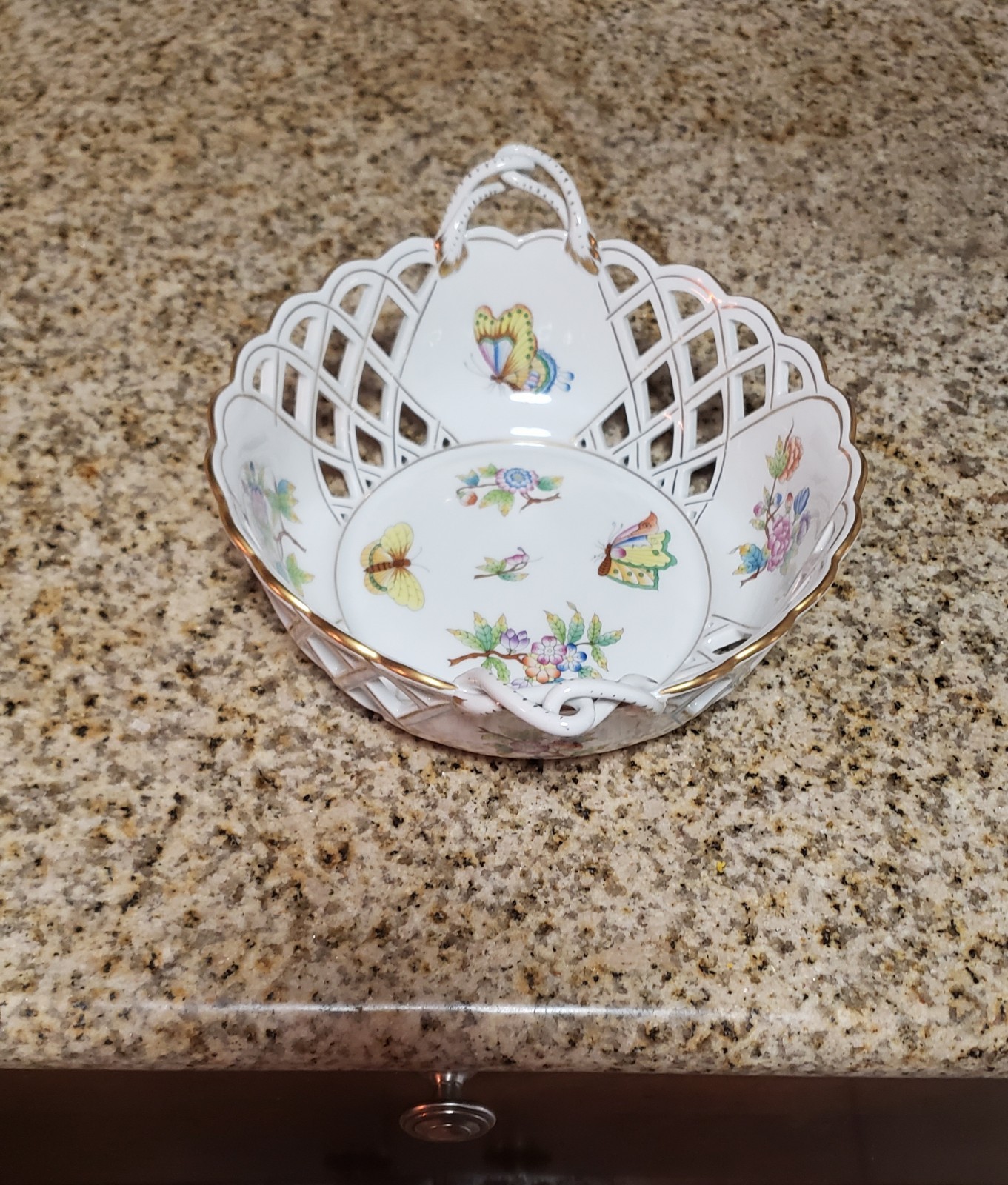 Herend Queen Victoria Weave Reticulated Basket Bowl 10” Hand Painted 7402/VBO