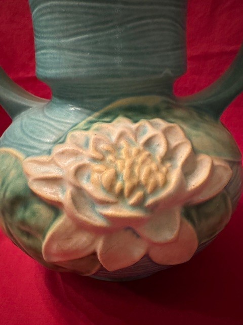 Large 12 in 1940’s Roseville Pottery Blue Water Lily Vase with Handles #81-12″