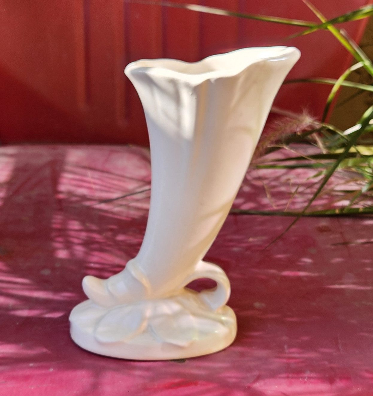 Vintage Ivory Weller Pottery Cornucopia Vase Horn Of Plenty 6.5″ Tall