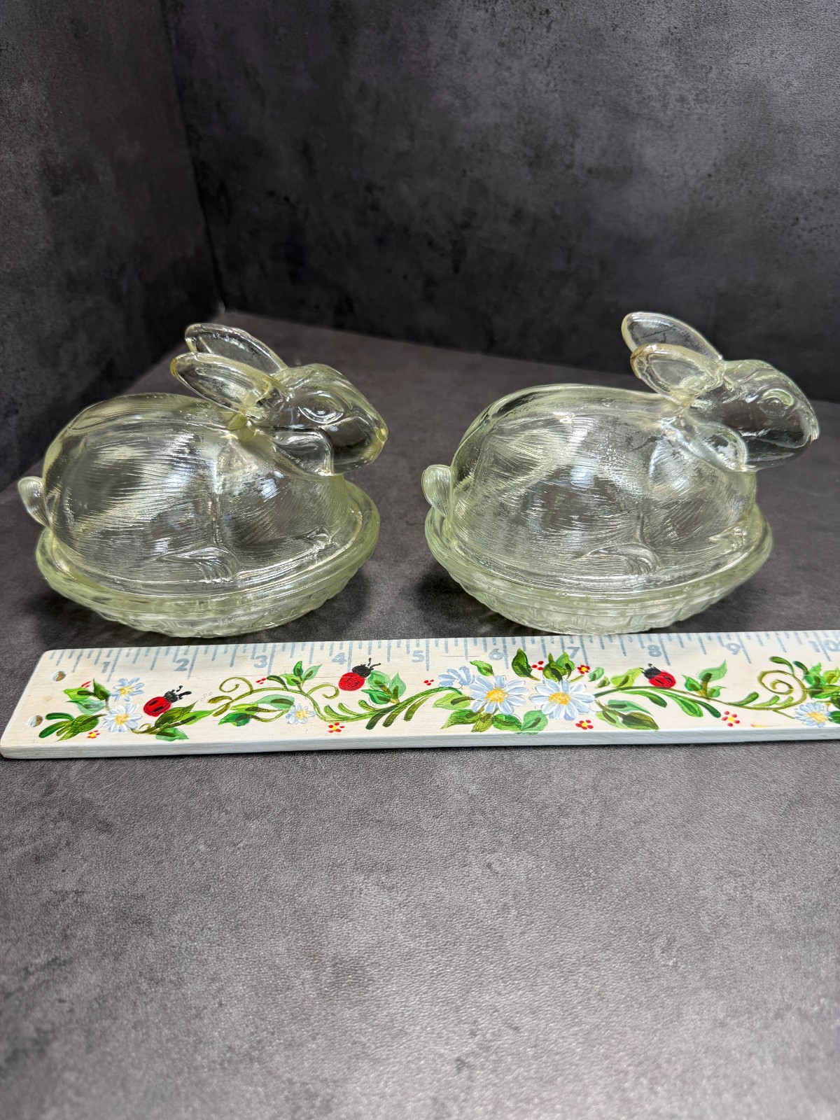 Mosser Glass USA – Bunny on Basket/Nest -Clear 4.5″ X 4.5″