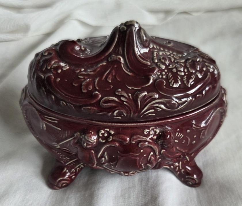 Vtg Brown White Ceramic Footed Trinket Jewelry Box Ornate Floral Lidded Signed