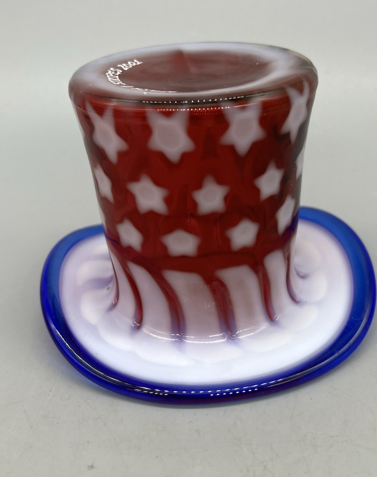 Fenton 2001 Stars & Stripes Hand Painted Top Hat Art Glass Red White Blue USA