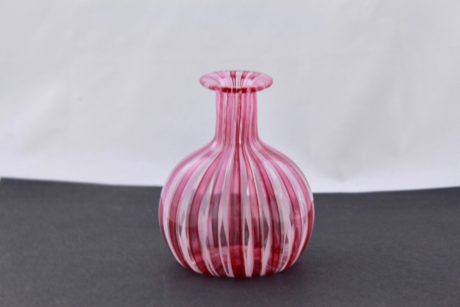 VINTAGE MURANO PINK WHITE & CLEAR VENETIAN BLOWN ART GLASS ITALY – MINT