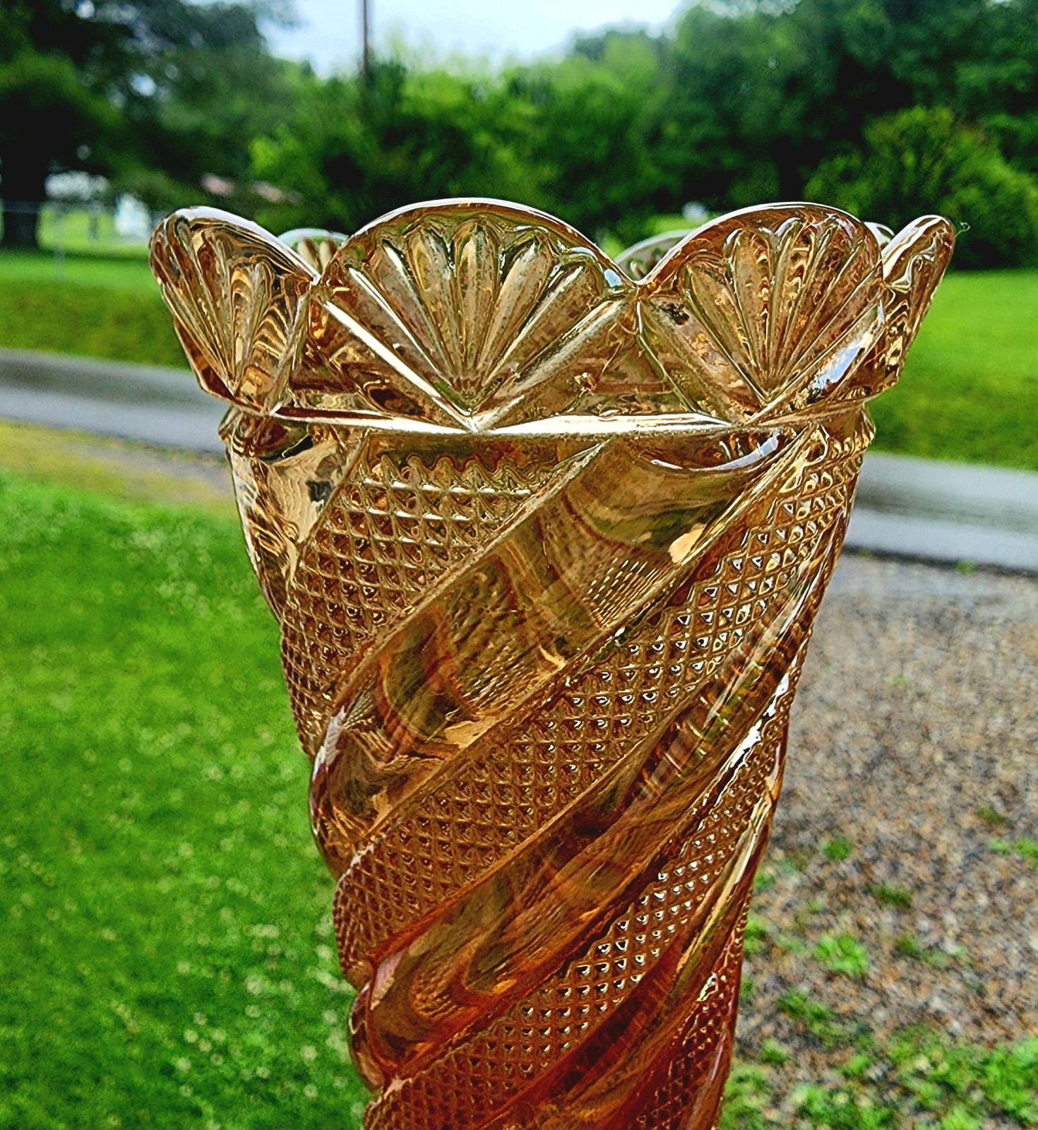 VINTAGE CARNIVAL GLASS McKEE MARIGOLD SPIRALED DIAMOND POINT VASE GORGEOUS 1902