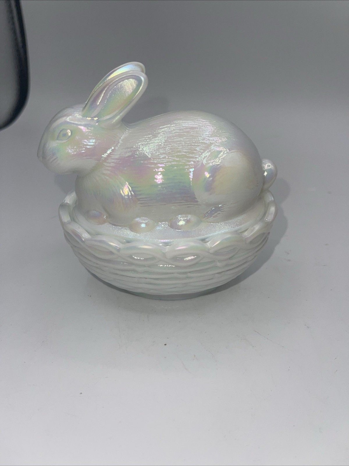 Mosser Glass Bunny On nest Basket Milk Carnival 4”
