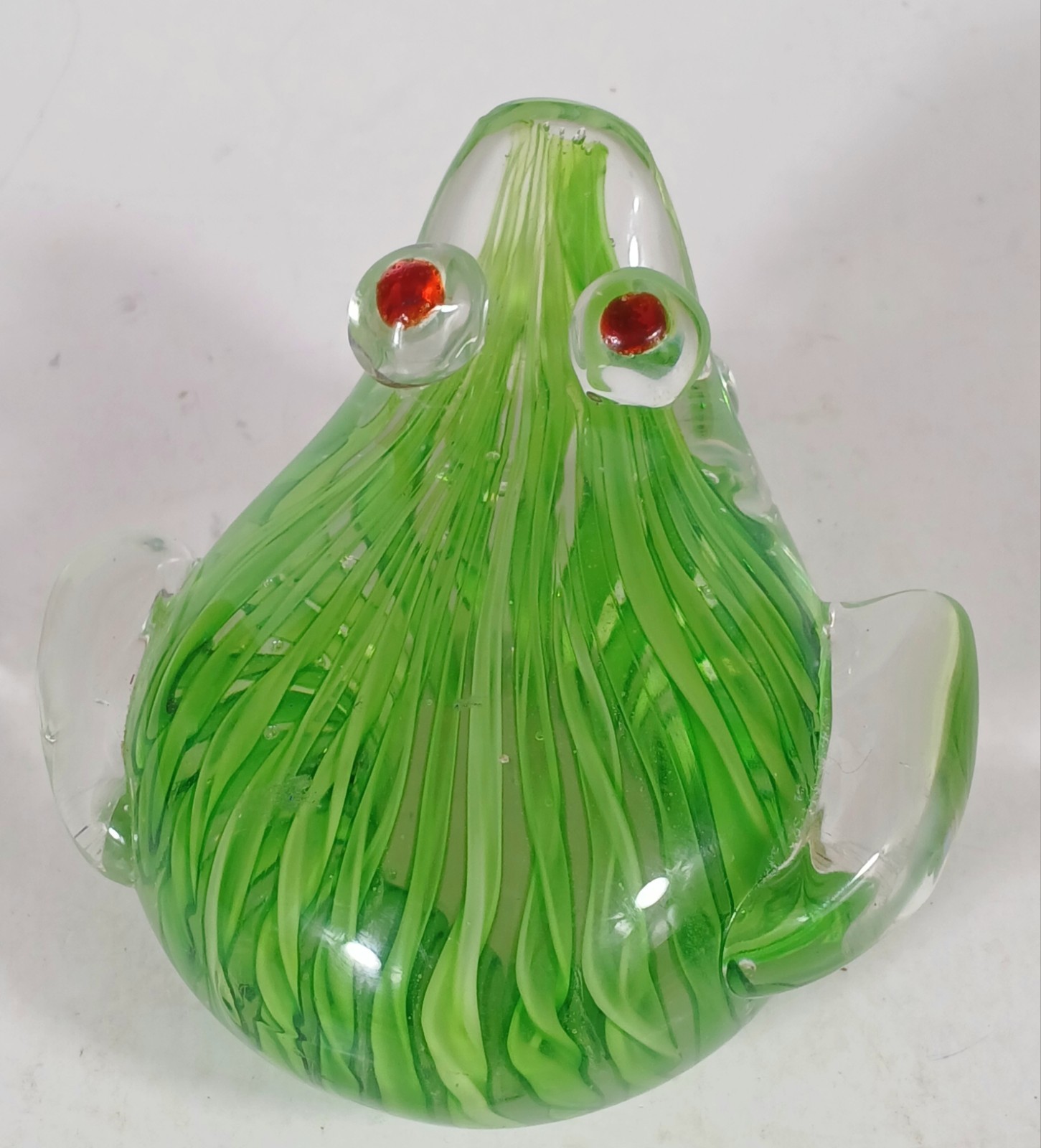 Murano Style Glass Frog Figurine Paperweight Green Swirls Red Eyes 1 lb 6 oz