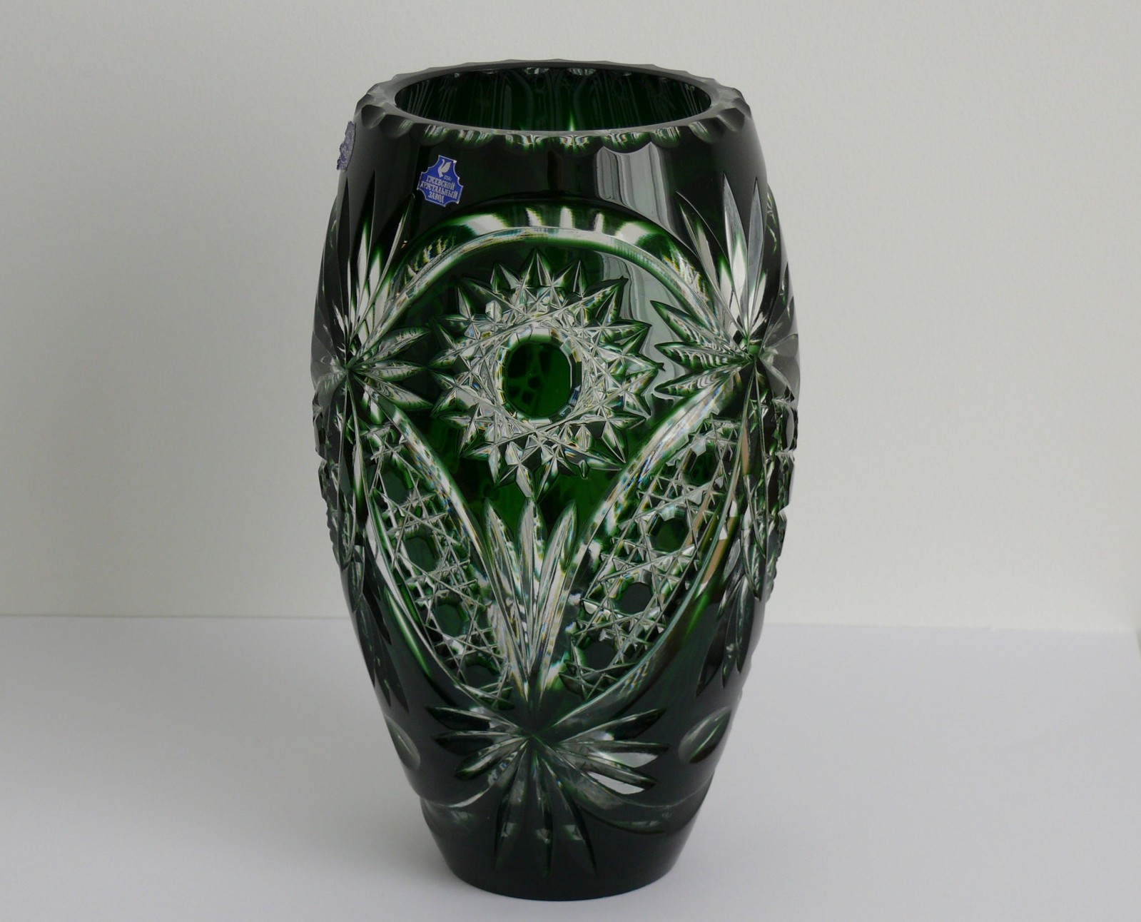 CRYSTAL flower VASE H25 cm, GREEN Cut to clear Overlay / Cased Crystal