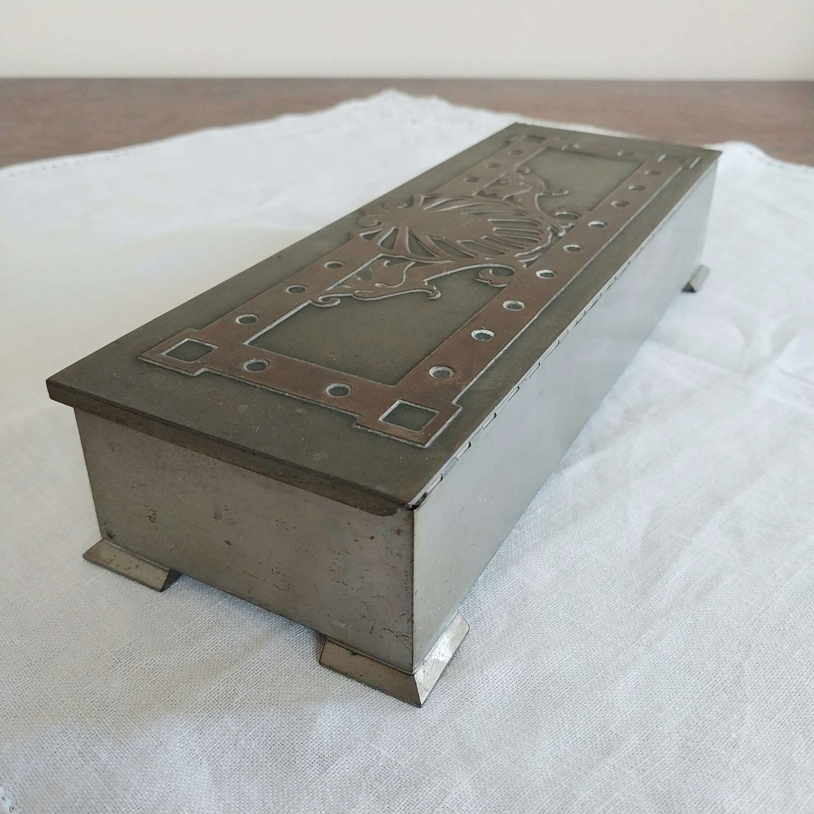 Large Vintage Silver Crest Arts and Crafts Bronze Wood Lined Box 6523