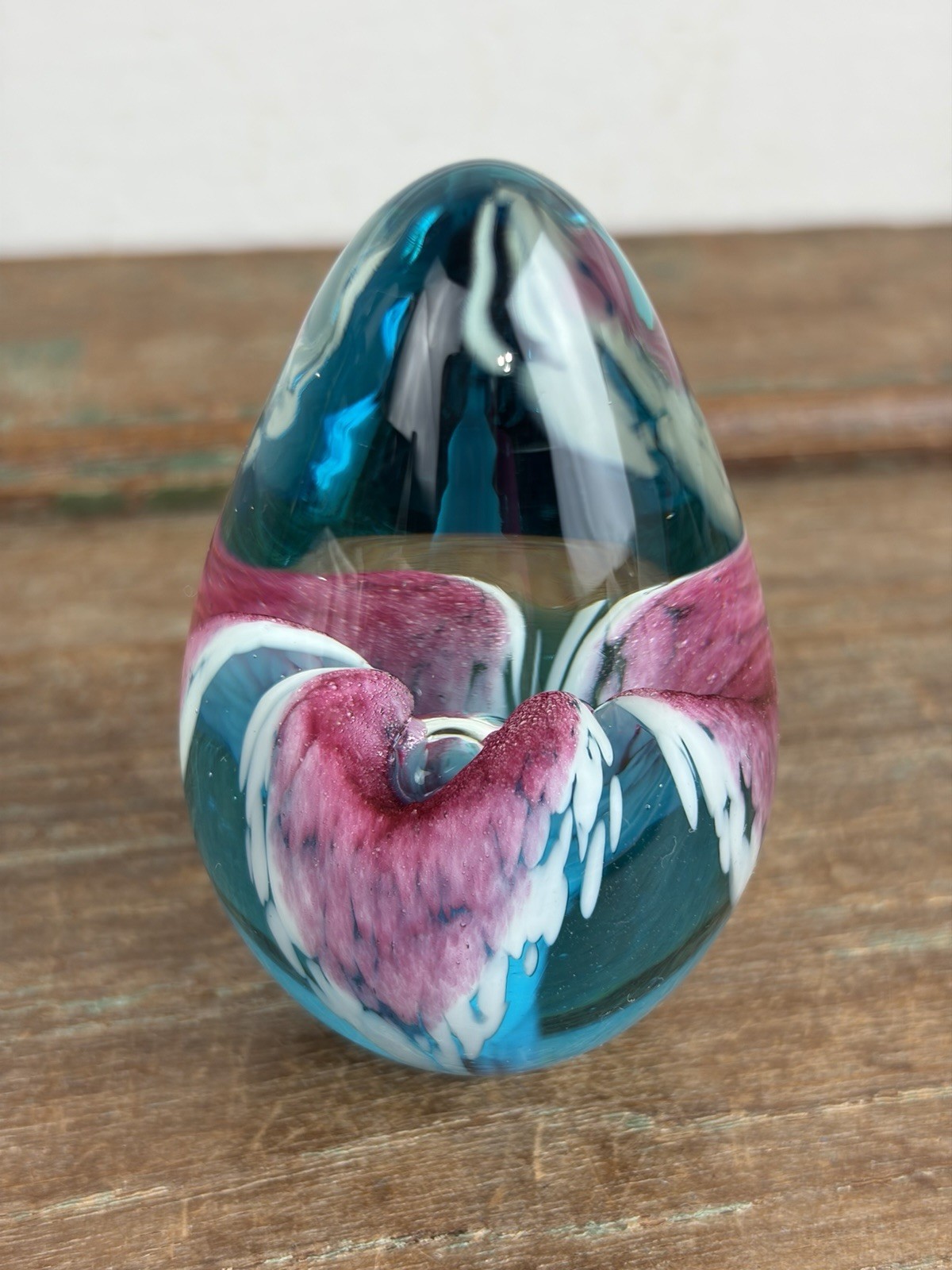 Signed GES Glass Art Studio PURPLE BLUE LILY Egg Paperweight 1994 2.75”