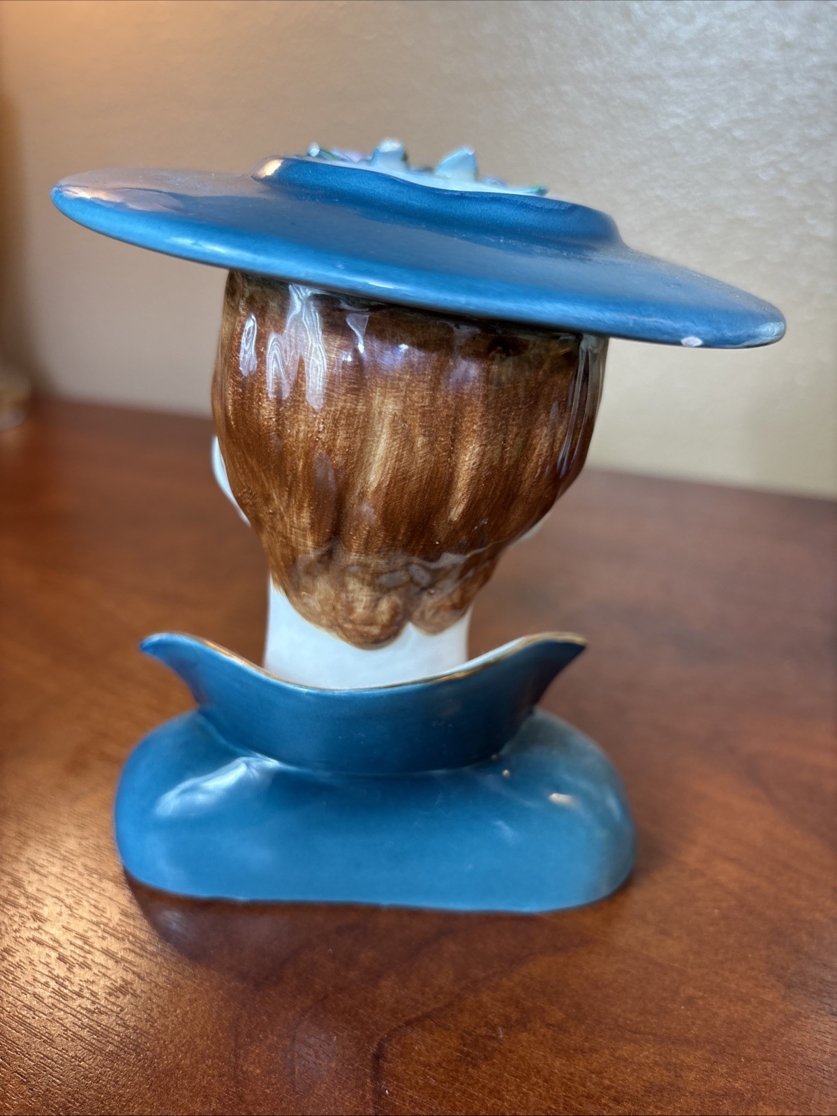 Vintage 1950s Lady Head Vase 5.5″ Redhead Large Hat Teal Both Hands Blue Eyes