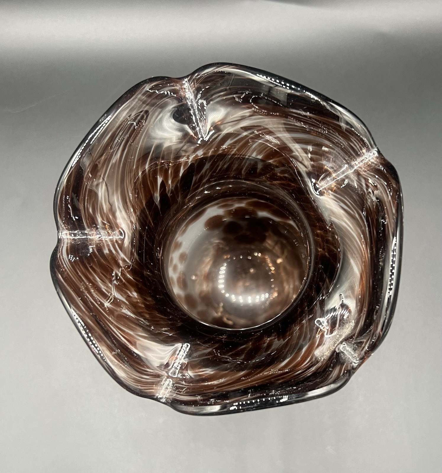 Vintage Hand Blown Art Glass Vase Amber Brown Tortoise Shell Ruffled Rim 7.25”