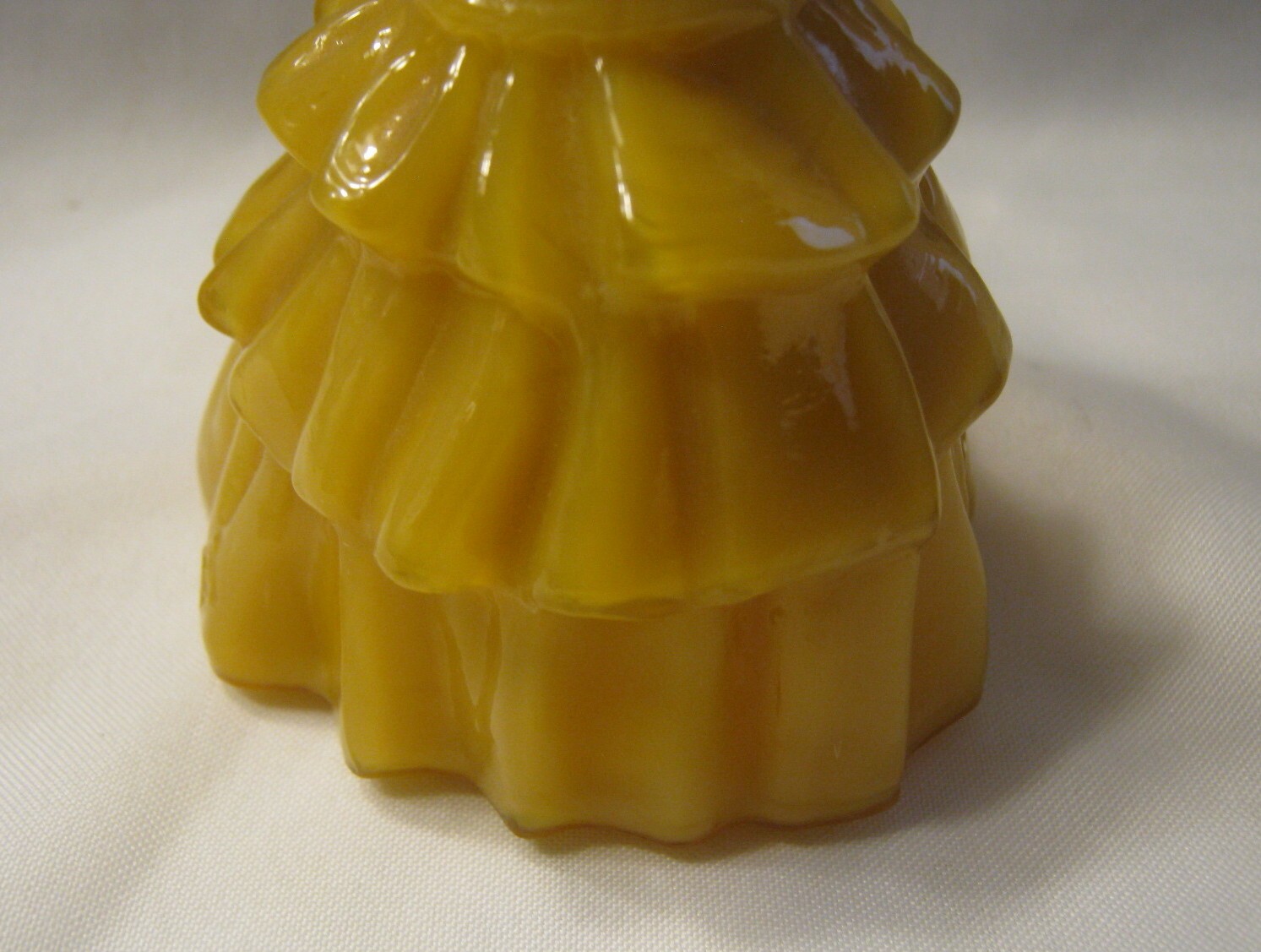 Boyd Art Glass Apricot Yellow Colonial Southern Belle Louise Doll Figurine