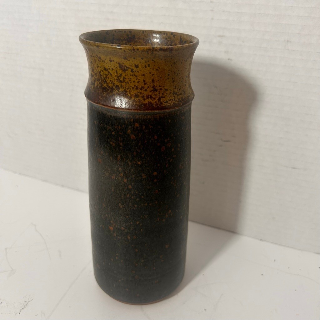Studio Pottery Home Accents Flower Vase One Size Signed Folk Art Abstract
