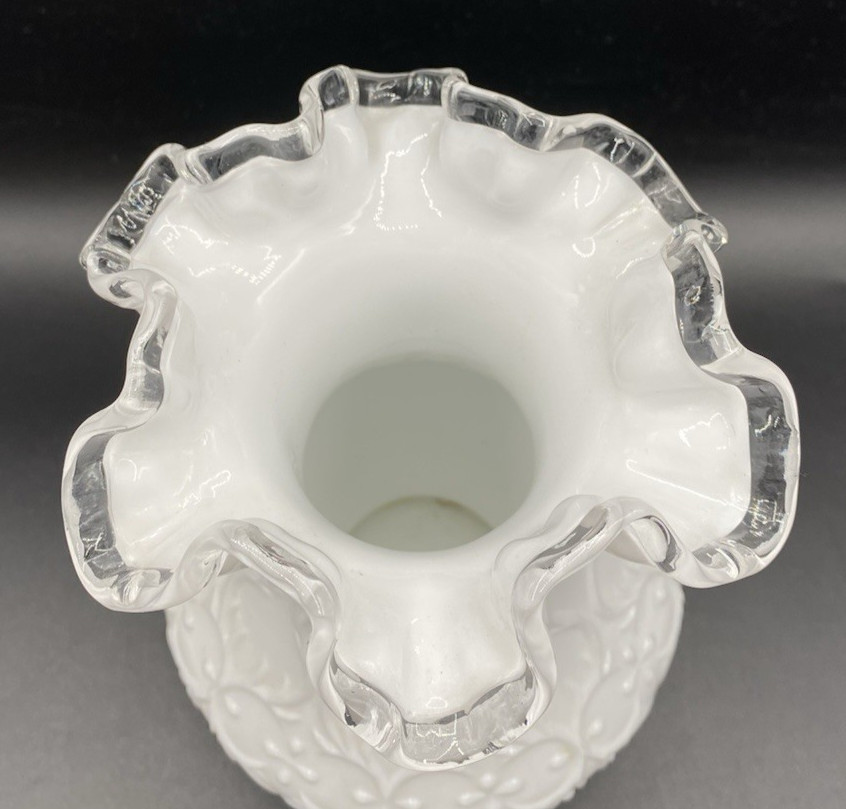 Fenton Spanish Lace Silvercrest Milk Glass Ruffled Edge Vase 8″ Vintage