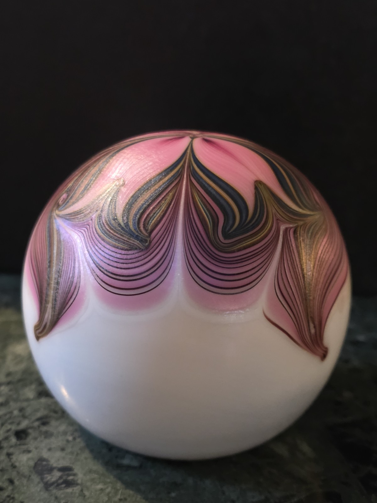 Vintage Zellique Studio JM Glass Pulled Feather Iridescent Paperweight 1986 Pink