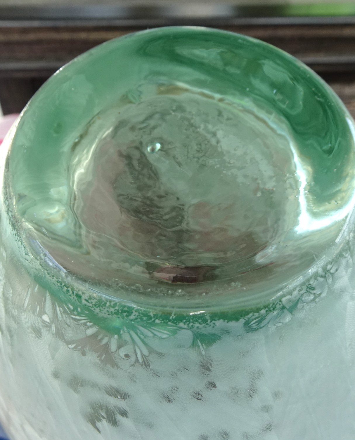 10.5″ Design Guild Made in Spain Light Green Frosted Design Vase