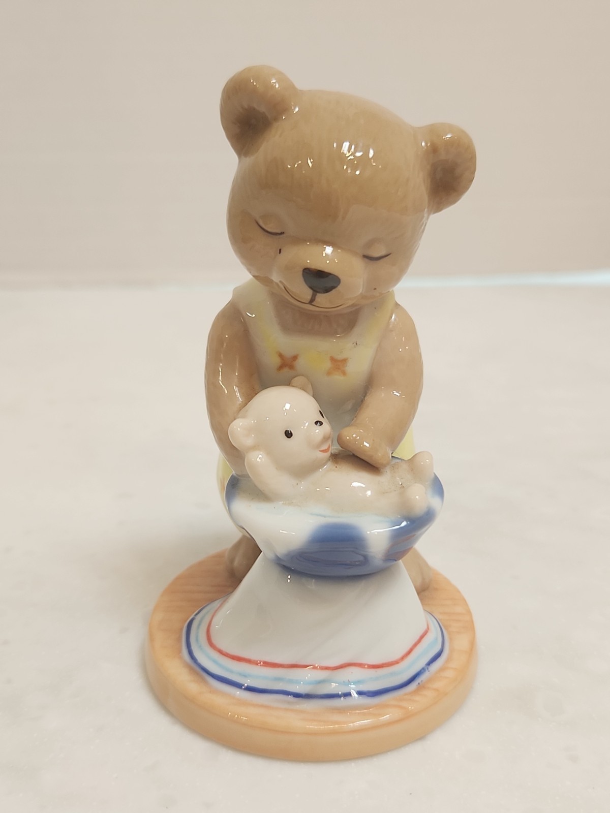 Bing Grondahl 2001 Victoria Porcelain Teddy Bear Figurine Mother Baby Bath B&G