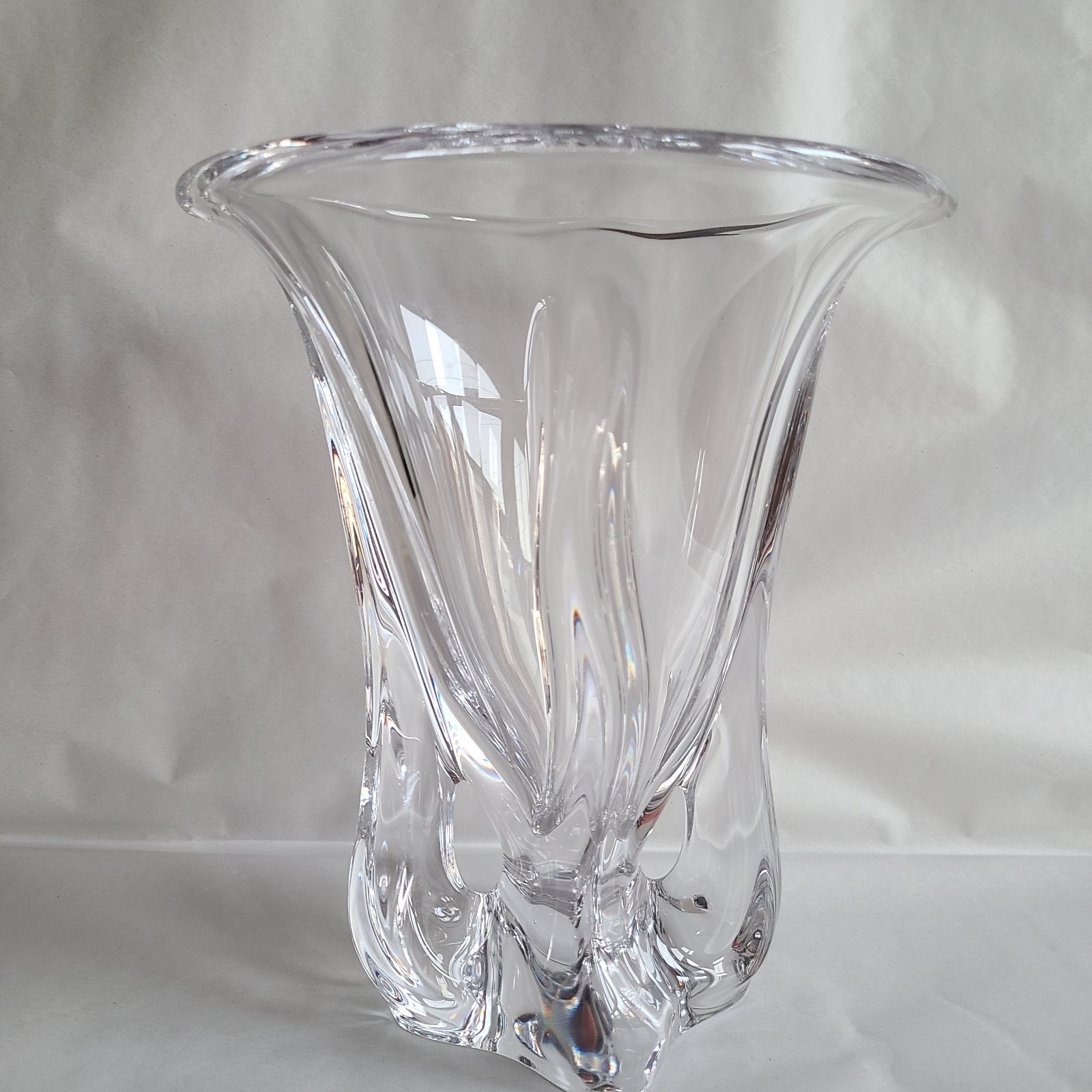 Vintage Vannes Le Chatel Clear Crystal Art Vase From France