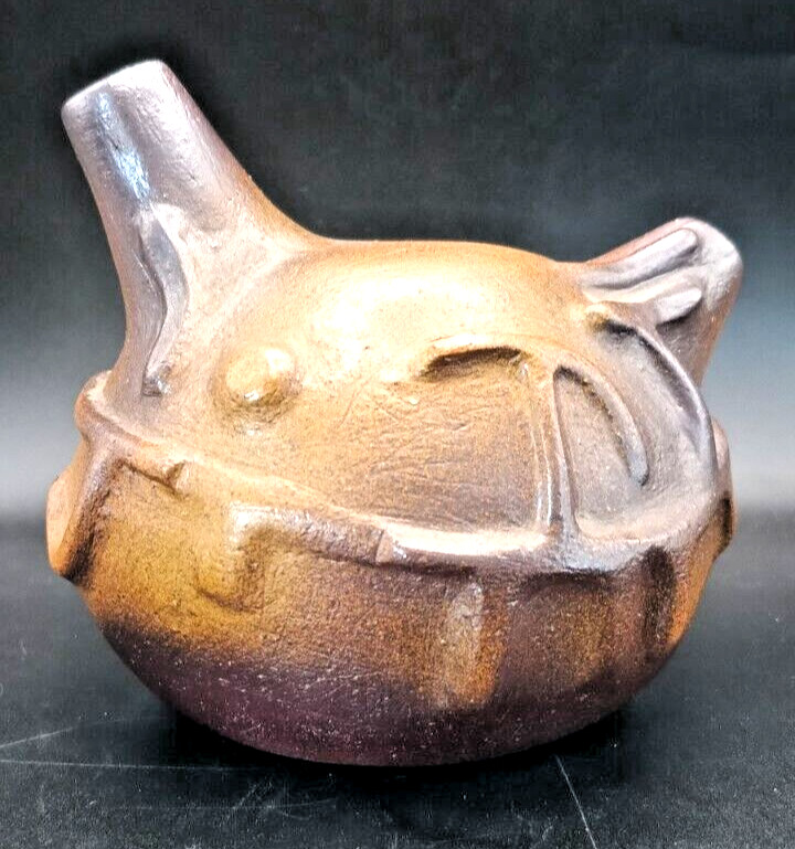 BEAUTIFUL ANDEAN EARTHENWARE VESSEL VASE GLAZED IN BROWN TONES, MARKED 1988 v/g