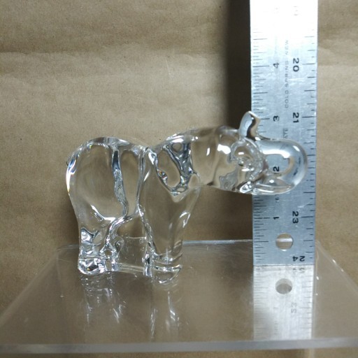 Vintage Villeroy Boch 5″ Crystal Clear Trunk Up Elephant Figurine Paperweight