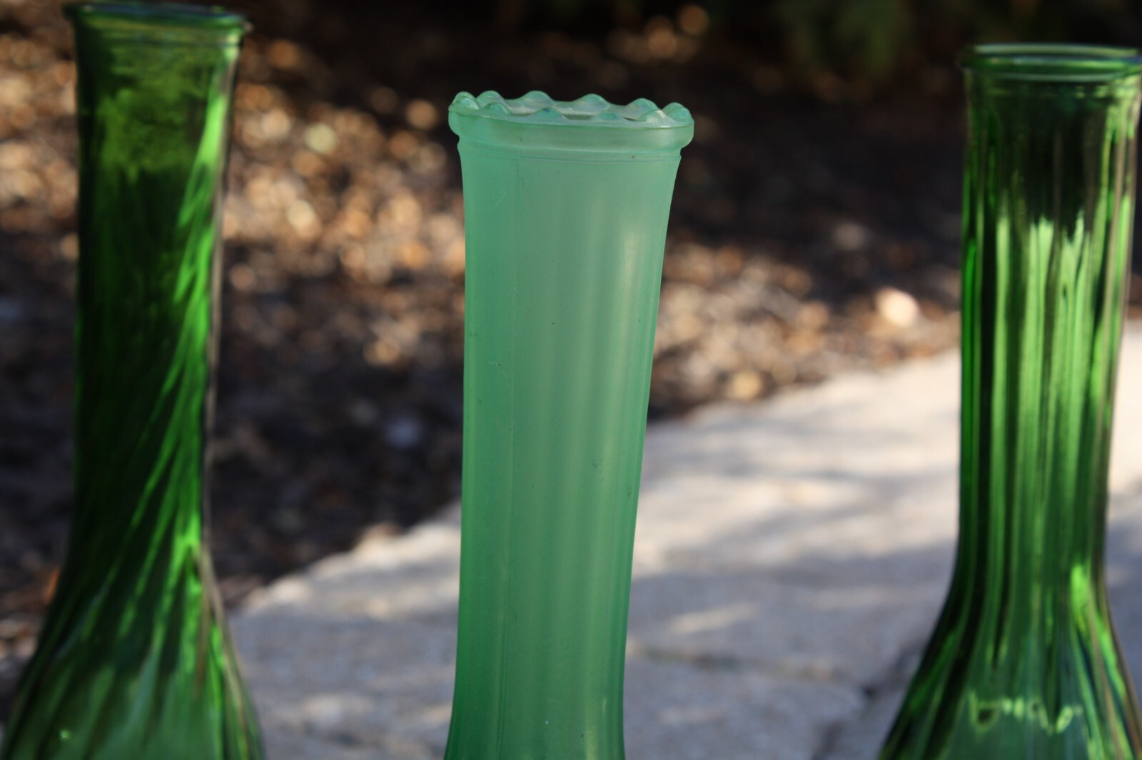 Hoosier Emerald Green 2 Ribbed Vintage 9″ Tall Vases & 8 5/8″ Frosted Neck Vase