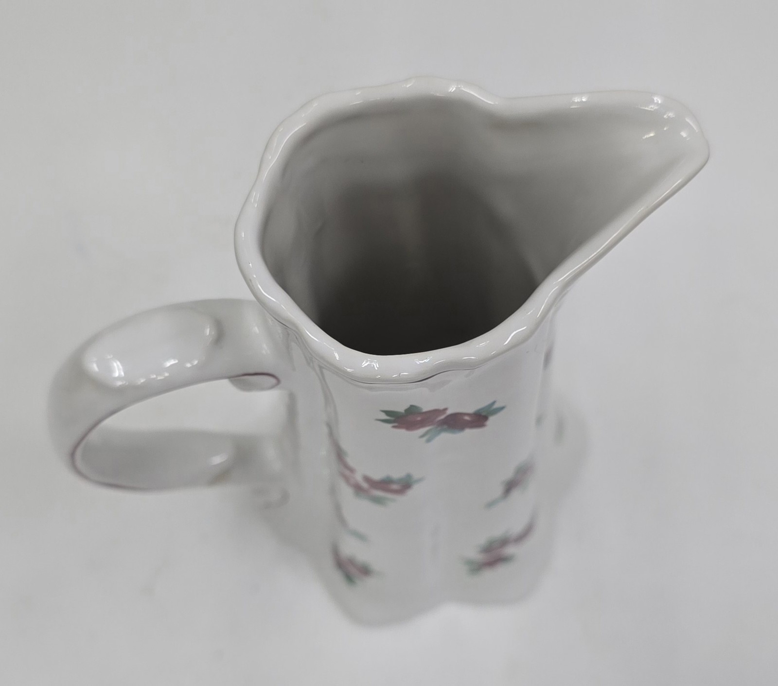 Andrea by Sadek White Ceramic Pitcher Vase Red Rose Floral Scalloped Rim Decor