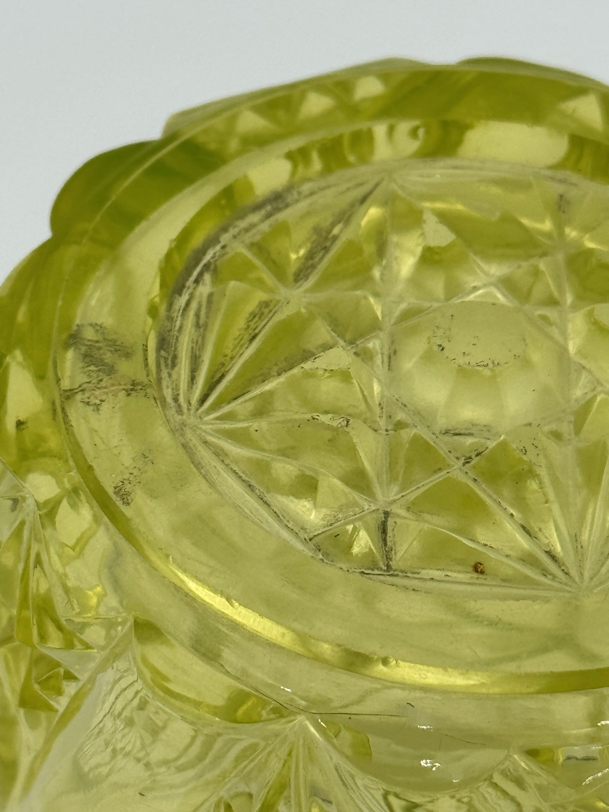 Vintage A.J. Beatty Uranium Glass Daisy & Button Yellow Vaseline Celery Vase