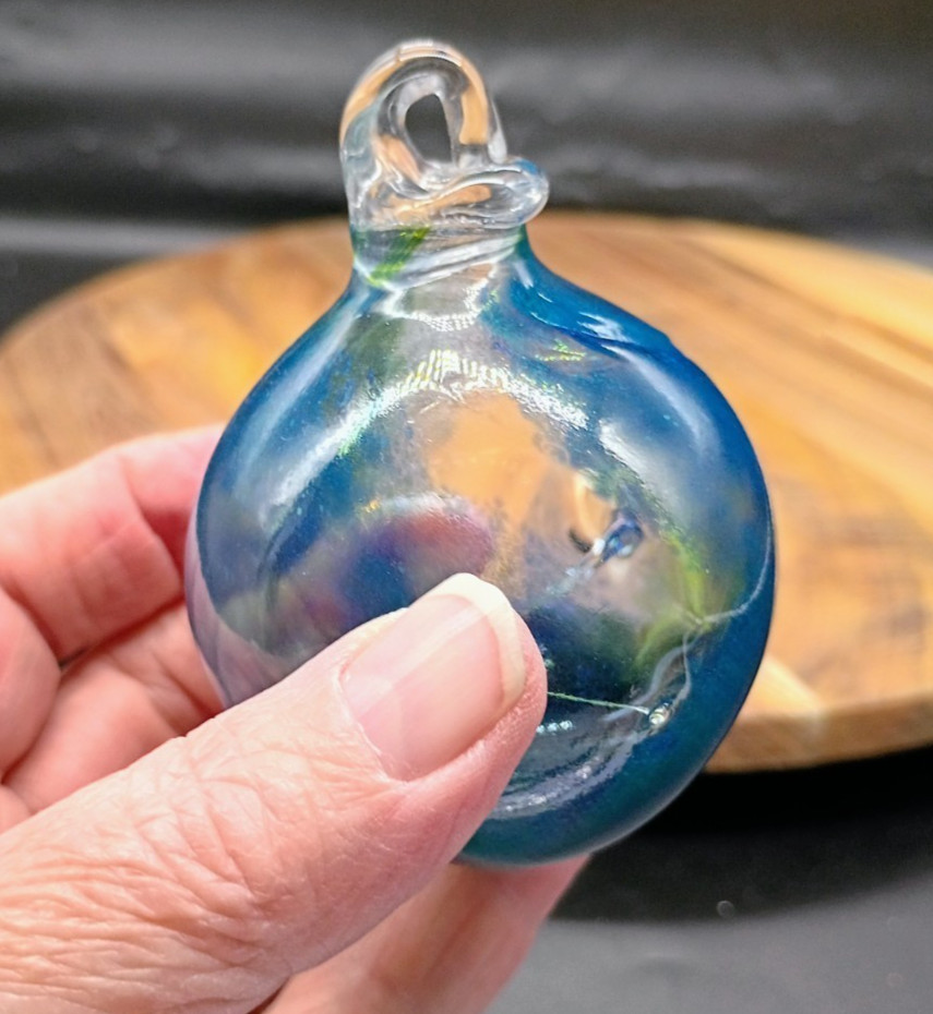 Hand Blown Art Glass Orb Witch Ball Suncatcher Christmas Ornament 2.5″ Unsigned