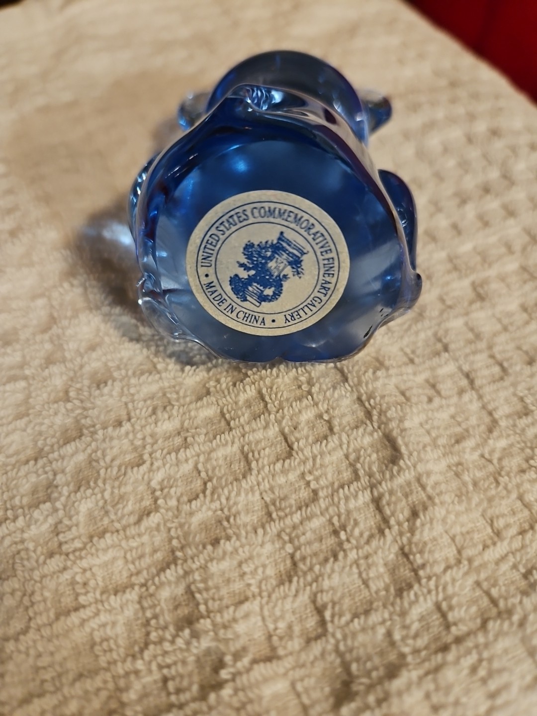 Blue Art Glass Bear Figurine 3″ tall US Commemorative Fine Art Gallery