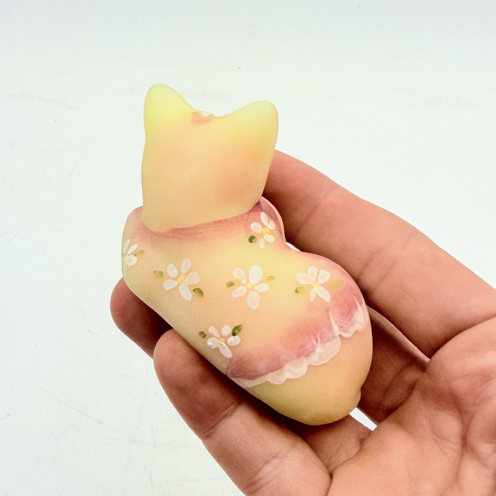 Fenton Burmese Glass Hand Painted Cat Figurine with Glitter Yarn Ball Uv Glow