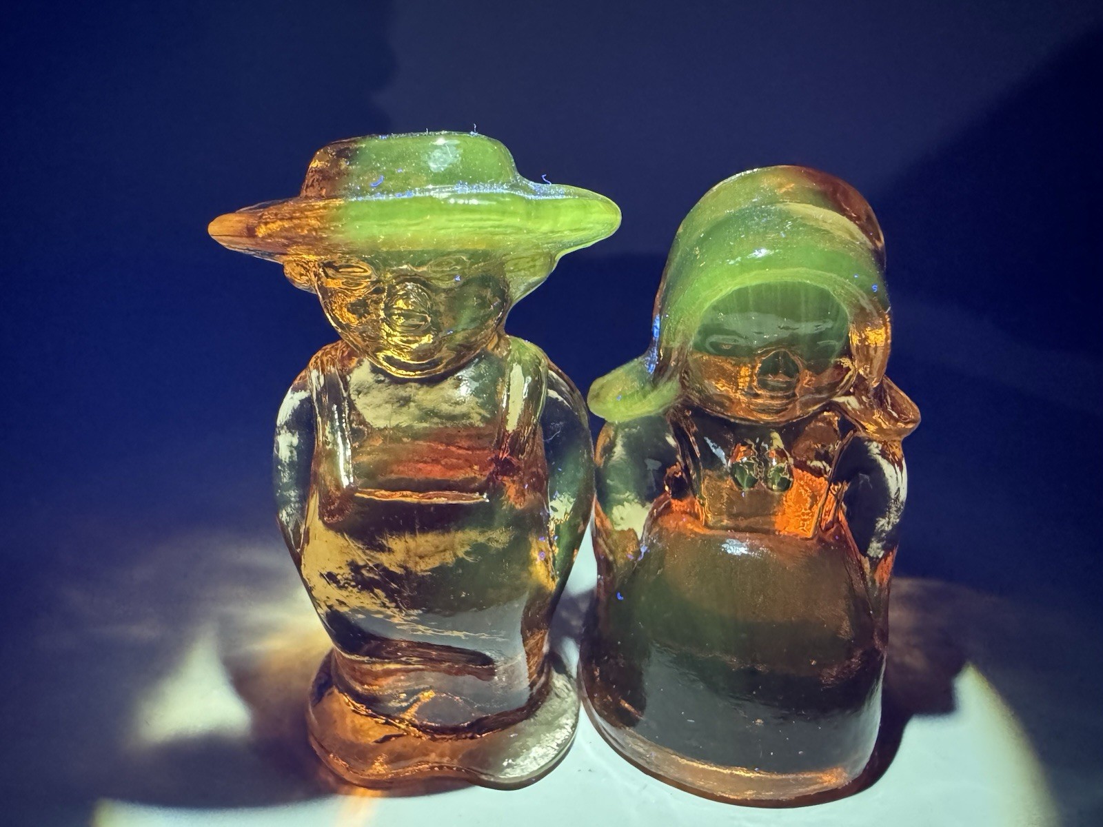 VINTAGE BOYD ART GLASS AMISH SARAH ELI SET OF TWO URANIUM GLASS