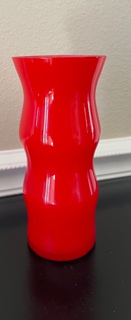 MODERN 1970-80s Vase Red Wavy Glass 7.5″ Vintage Vase Never been used