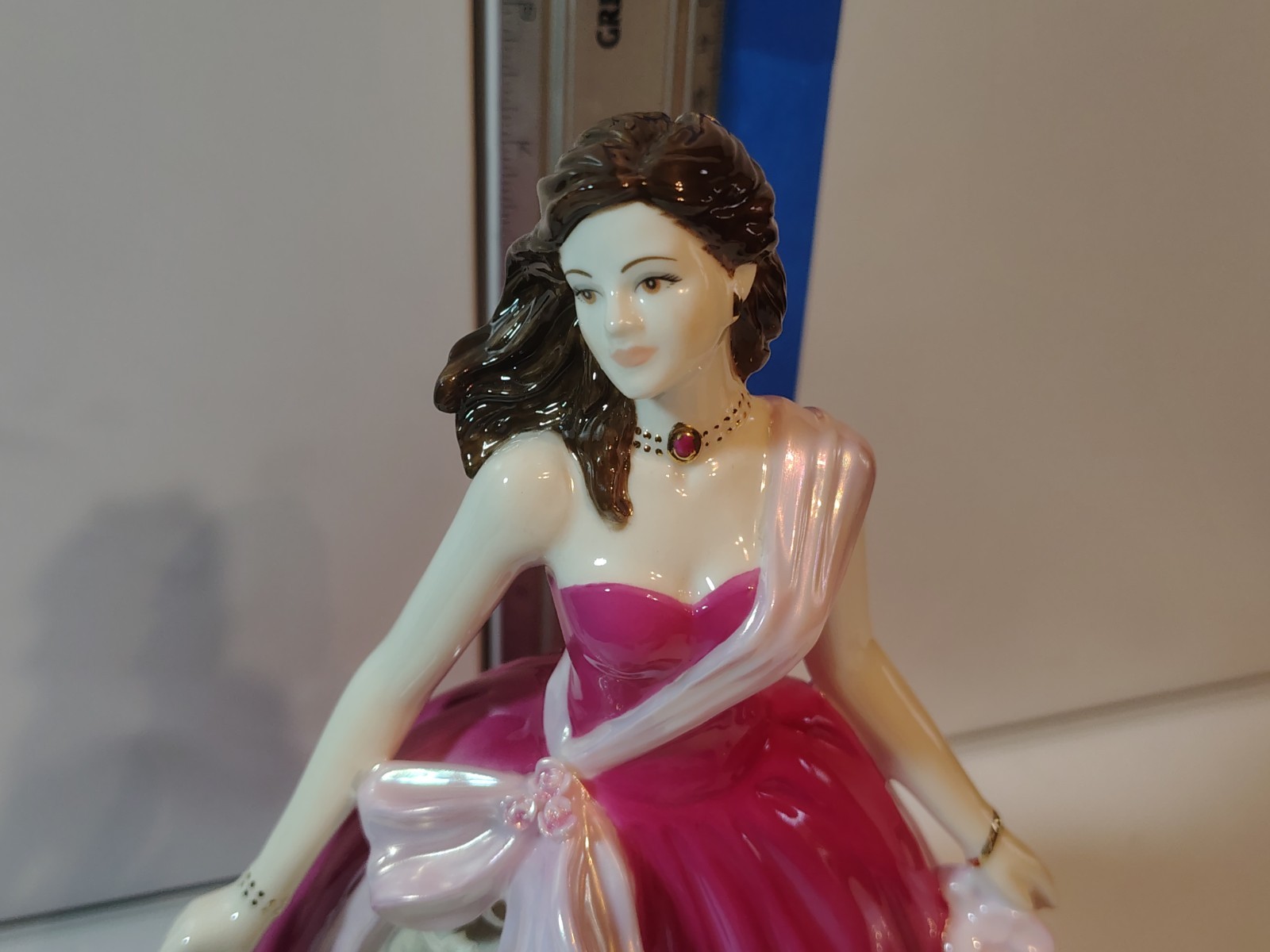 Coalport Bone China Lauren Figurine of Year 2007 #55 of 3000 Made LOTS OF PICS!