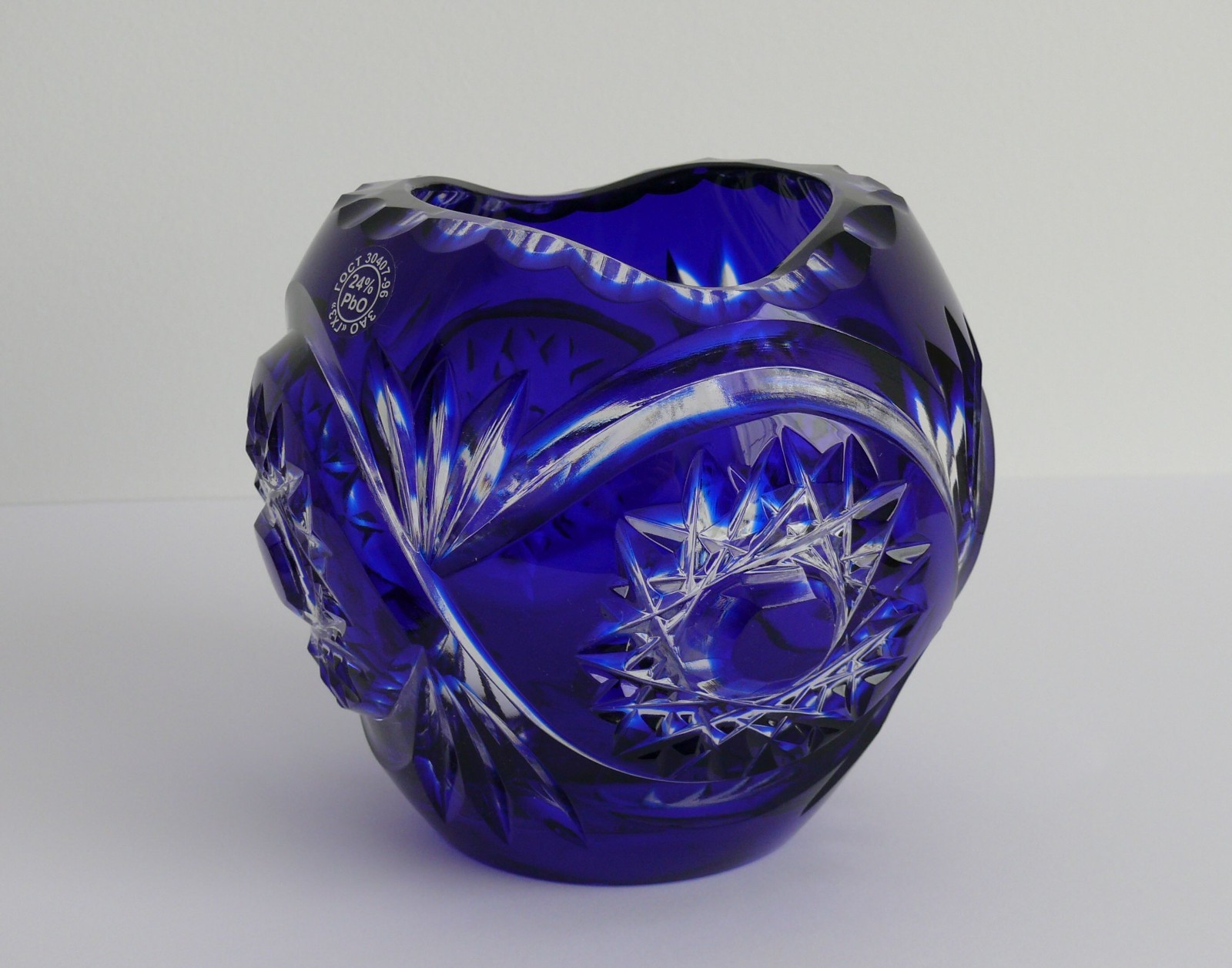 CRYSTAL flower VASE 12×13 cm, COBALT BLUE Cut to clear Overlay / Cased Crystal